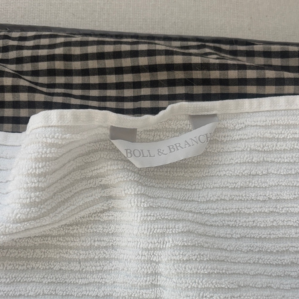 Boll & Branch Luxurious White Ribbed Bath Towel - Picture 2 of 5